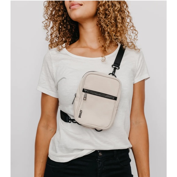 Brixley Creme crossbody bag - Picture 6 of 6